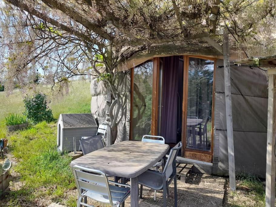 Charmante Yourte Contemporaine Carmaux Exterior photo